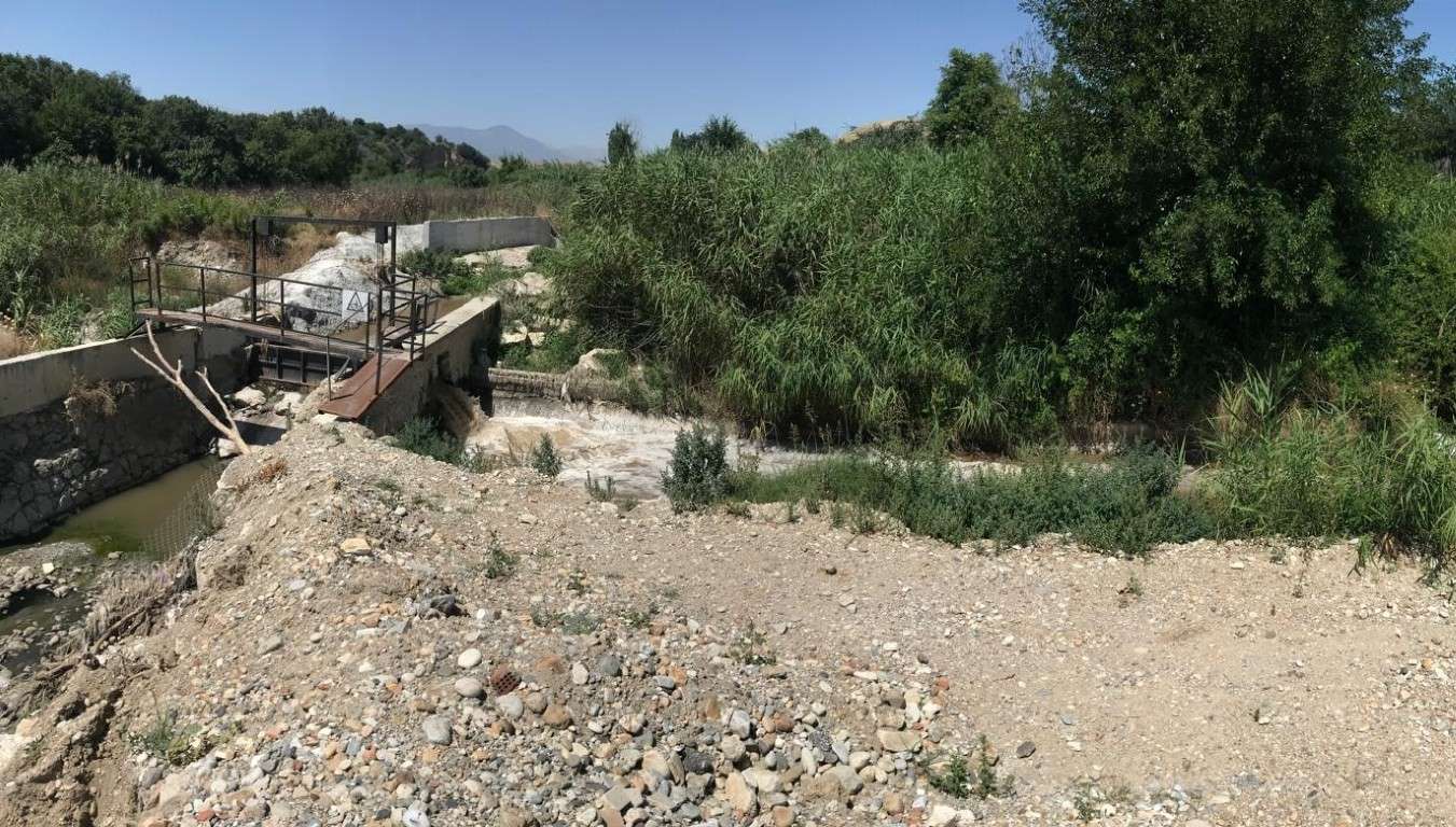 Denizli ’de Skandal: Belediye Kirli Suyu Dereye Bıraktı!