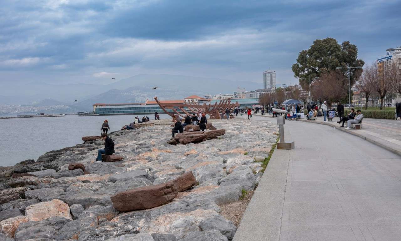 İzmir’de 5.987 Konut Satıldı