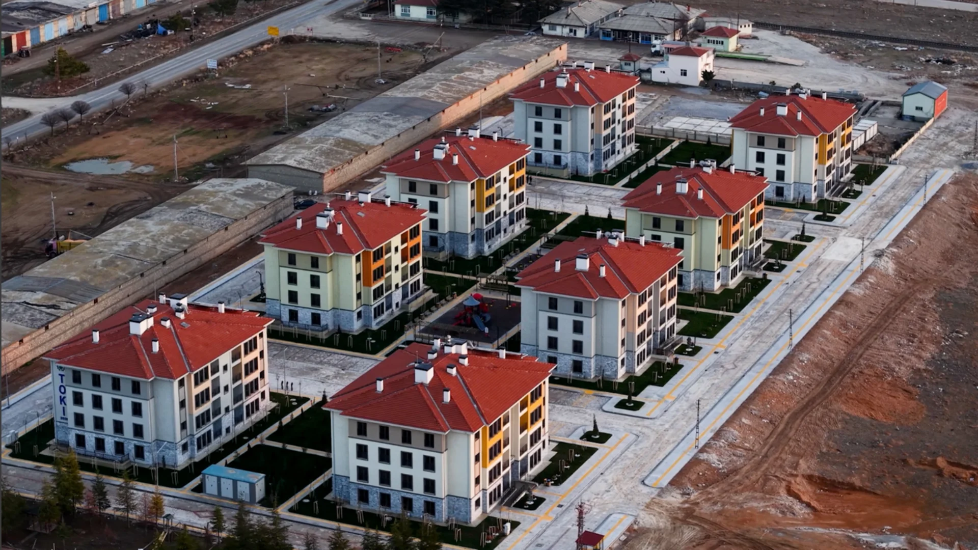 Konya Sarayönü’nde TOKİ 127 Sosyal Konutu Teslime Açıldı